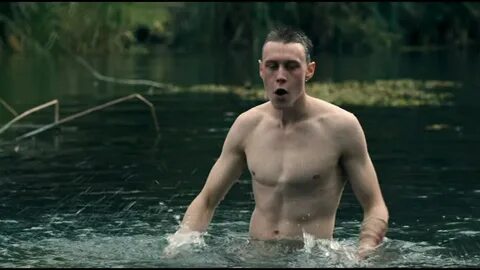 The Stars Come Out To Play: George Mackay - Shirtless & Nake