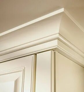 Large Cove Molding with Starter Molding in Dove White Maple 