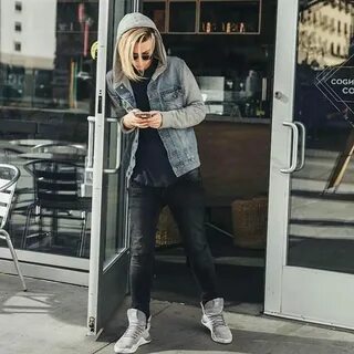 Tom Boyish - Nice outfit, not so sure about the shoes Андрог