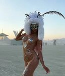 Сказочное шоу: Самые горячие девушки фестиваля Burning Man