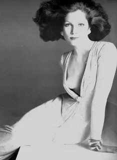 Lois Chiles by Avedon - Vogue 1974 Richard avedon photograph