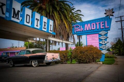 The Valley motel that always steals the show - Curbed LA