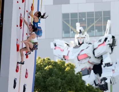 Japanese girl climb building