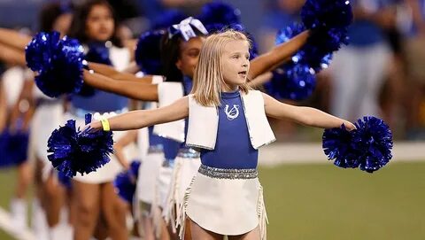 Indianapolis Colts junior cheerleaders shine in pregame perf