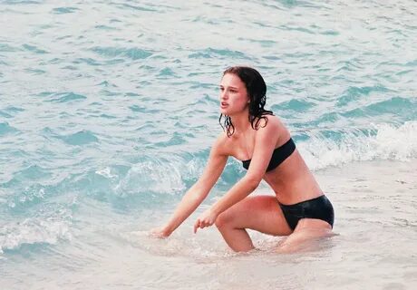 More Pics of Natalie Portman Bandeau Bikini (1 of 32) - Swim