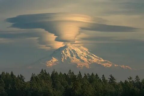 Mt Rainier's Lenticular Clouds Lenticular clouds, Mount shas