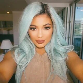 Kylie Jenner's powder blue hair. I love this look! She liter