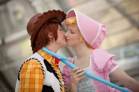 Woody & Bo Peep - Toy Story #cosplays Disney cosplay, Toy st