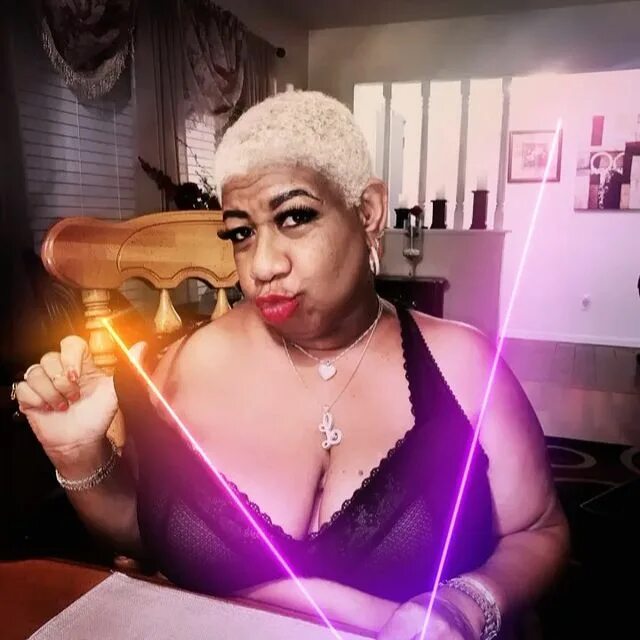 Luenell в Instagram: "Find out what it is if you watch my Yo