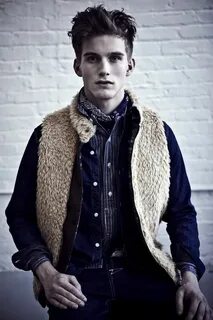 Chaleco de Lana #MensWear #Fashion Rj king, Model, Mens fash