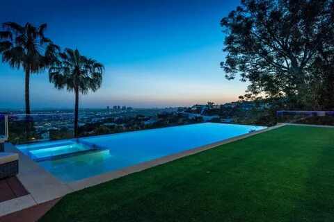 Hollywood Hillside Contemporary With Unobstructed Pacific Oc