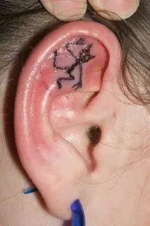 22 lindas tatuagens femininas para as orelhas Cool ear pierc