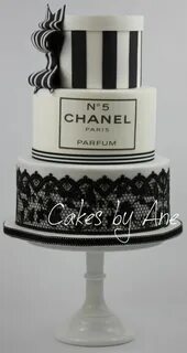 Chanel Cake Chanel cake, Coco chanel cake, Fashion cakes