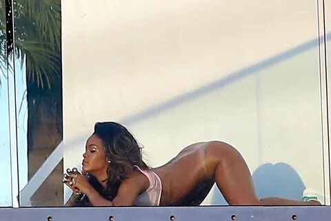FULL VIDEO: Rihanna Nude Photos & Sex Tape Leaked! - OnlyFan