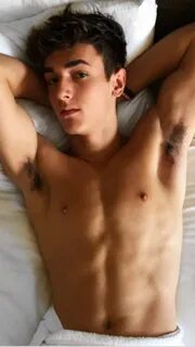 Shirtless Hunks - Page 29 - GayBoysTube