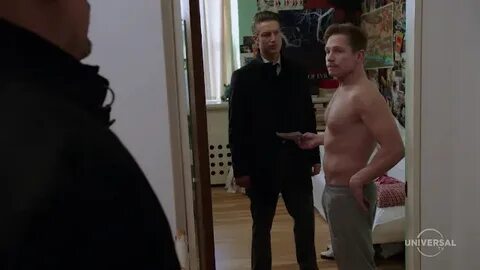 ausCAPS: Jack Noseworthy shirtless in Law & Order: SVU 16-11