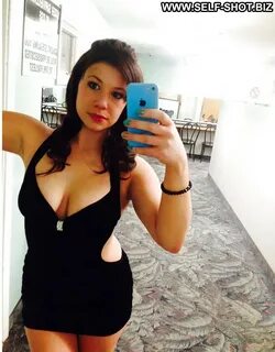 Amirah Brunette Babe Hot Selfie Amateur Self Shot Stripper