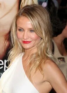 More Pics of Cameron Diaz Long Wavy Cut (6 of 25) - Hair Loo