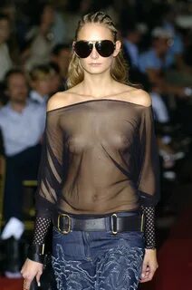 Model boob out on runway