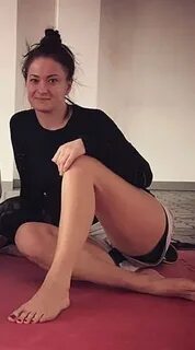 Karolina Kowalkiewicz Feet (11 photos) - celebrity-feet.com