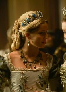 Annabelle Wallis as Jane Seymour in The Tudors (TV Series, 2