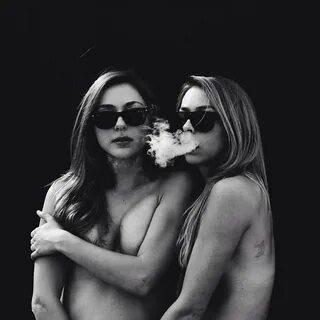 nolan-twins-nude.jpg - ImageTwist