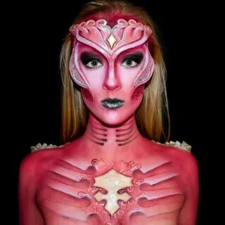 20+ Stupendous Body-Paint Costumes For Halloween - TWBLOWMYM