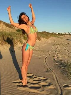 Fotos: Tonka Tomicic se luce en bikini - Tecache.cl