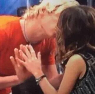 Image about kiss in Auslly/Raura by Private User