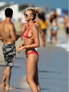 Anne Vyalitsyna hot Wearing a Bikini at a Beach in Miami wor