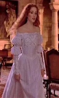 white gown lucy dracula Costume design, Dracula, Vintage gow