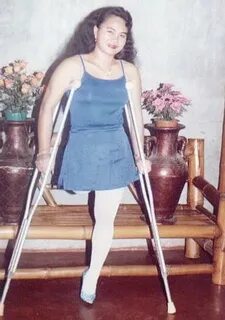 Девушки на костылях! - Amputee woman on crutches! - Amputee 