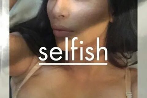 Kim Kardashian Dubbed 'True American Icon' in Her Own Selfie