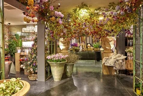 Bloemenhemel in Young Amadeus Flowers Flower shop interiors,