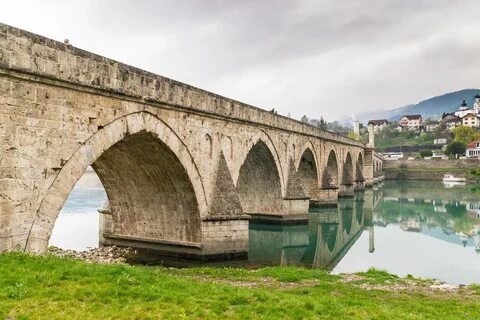 Мост Мехмеда-паши Соколовича в Вишеграде, Босния и Герцегови