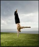 One Arm Handstand Foto yoga, Crossfit workouts, Fitness insp