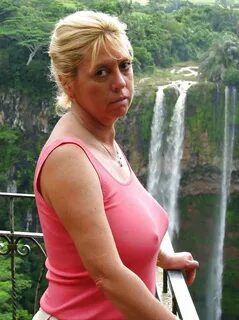 Mature and Milf Pictures: Mature pokies (2)