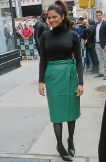 MELONIE DIAZ Out in New York 10/09/2018 - HawtCelebs