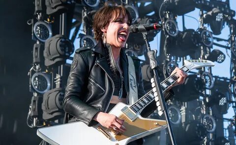 Lzzy Hale - Guitar Compare