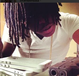 Chief Keef Guns chief keef needs his pistol to keep his 3 ip