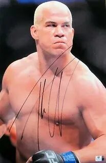 Tito Ortiz nude photo leaked on Twitter: Fighter denies