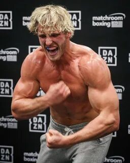 Pamer Tubuh Kekar, 10 Potret Shirtless Logan Paul yang Macho