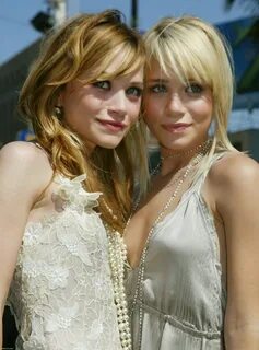 World Hot Actress: Mary-Kate and Ashley Olsen Twins hot phot