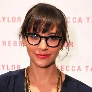 Stars Gone Geek! Rashida jones, Celebrities with glasses, Gi