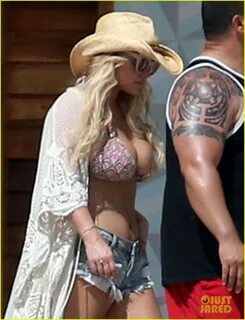 Jessica Simpson Shows Off Her Killer 'Daisy Duke' Bikini Bod