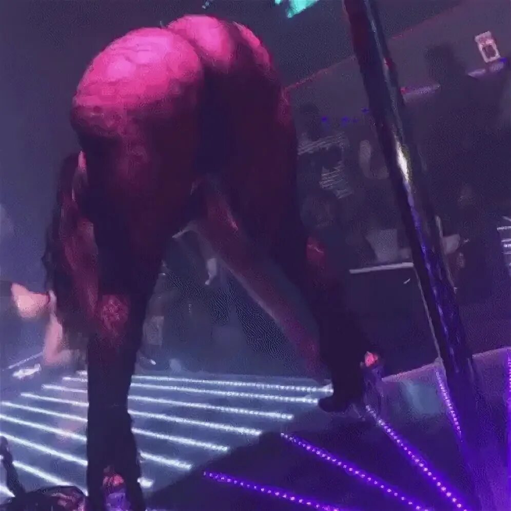 Twerk Bar GIF - Twerk Bar Strippers - Discover & Share GIFs