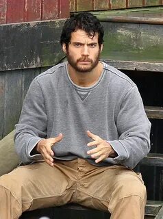 Man of Steel' Set Photos Have Superman with a Beard - Henry 