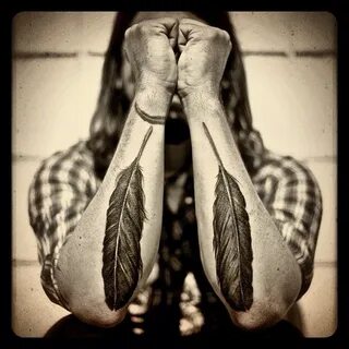 Dave Grohl Feather Tattoo Dave grohl tattoo, Feather tattoos