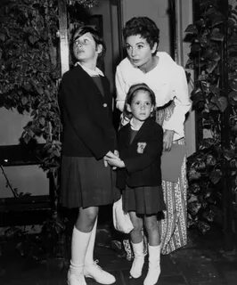 Jean Simmons with daughters Tracy Granger and Kate Brooks...