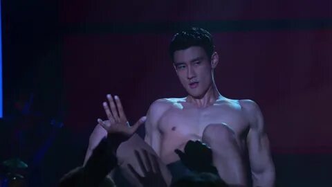ausCAPS: Alex Landi shirtless in Insatiable 2-06 "Eat And Ru